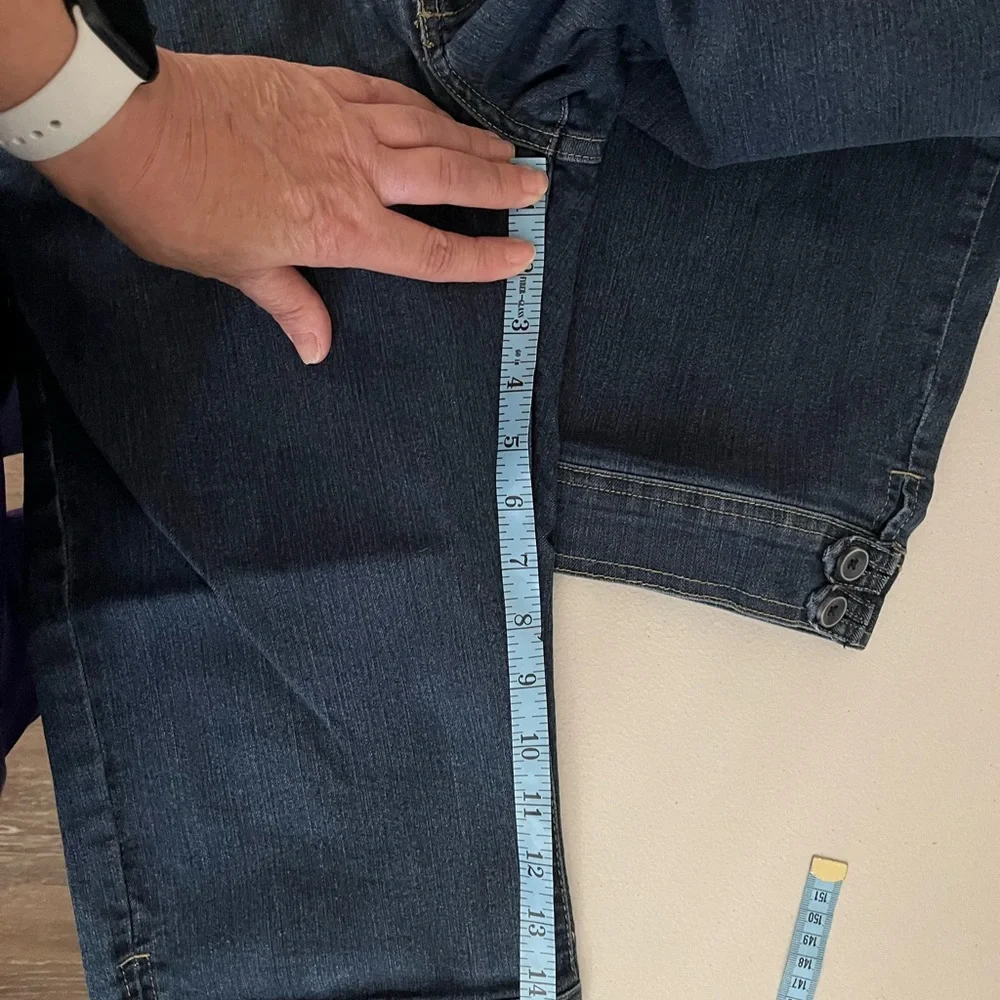 Lee gently worn